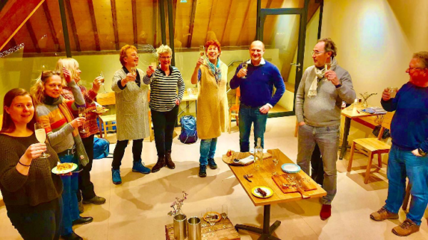 Feestelijke certificaatuitreiking Wandelcoach Opleiding 2022-09 DO-VR Bunnik Tineke
